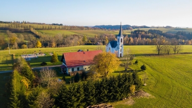 Škola na Vsi pohledem z nebes