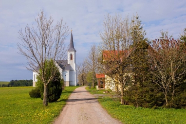 Škola na Vsi - celkový pohled